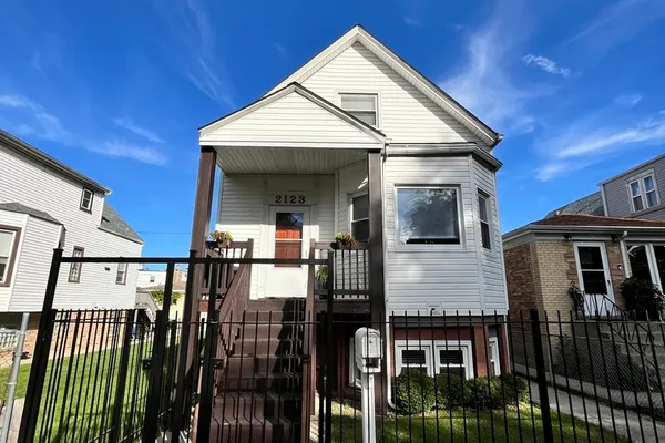 2123 N KARLOV AVE