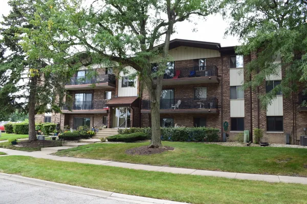 14030 LARAMIE AVE 1707