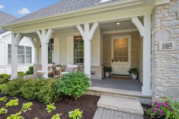 1885 AMBERLEY CT