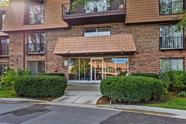 3900 DUNDEE RD 304
