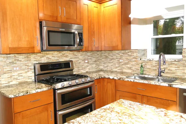 5311 POPLAR GLEN CT
