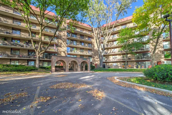 35 S BAYBROOK DR 114