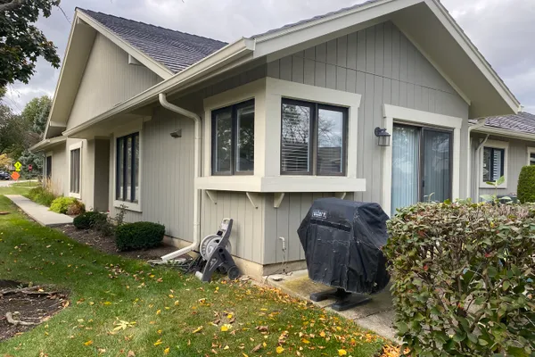 1427 JAMES CT
