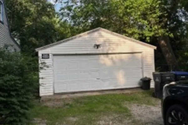 4418 HILLTOP DR