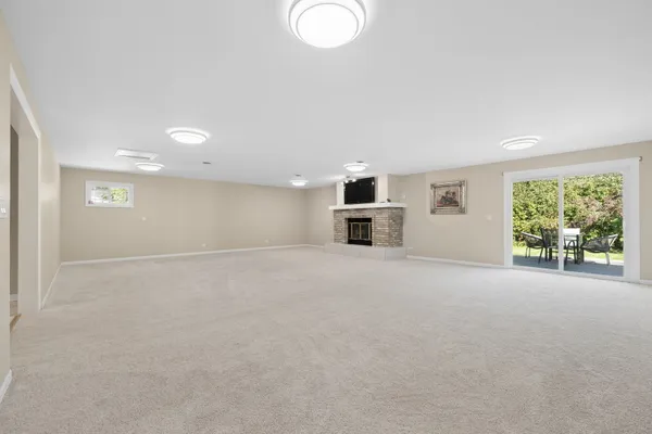 10238 HILLTOP DR