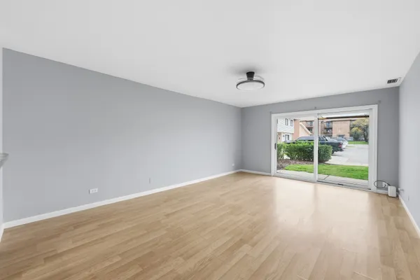 2000 BAYSIDE DR 114