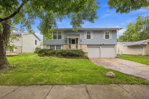 149 S LANCASTER DR