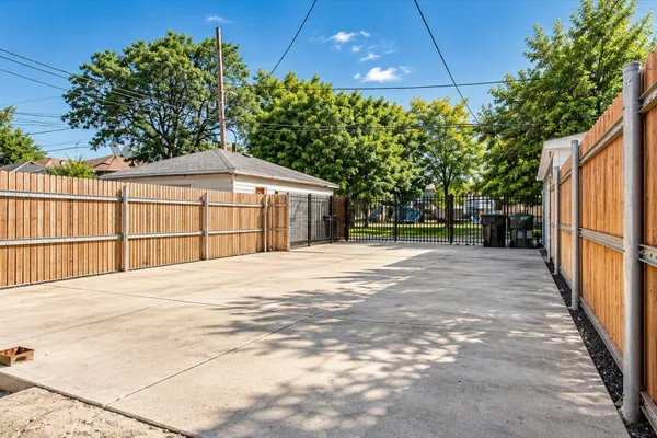 1411 N KEELER AVE