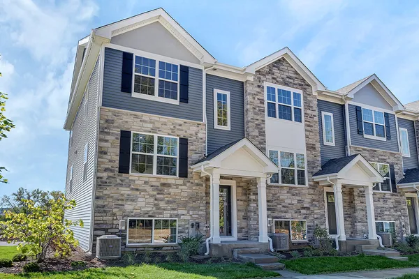 1305 FOXGLOVE DR