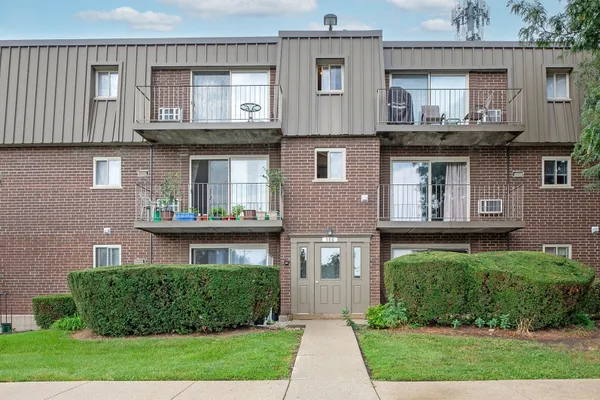586 FAIRWAY VIEW DR 1B