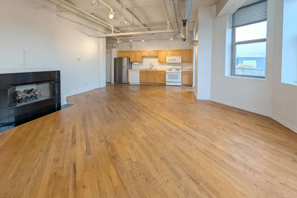 500 S CLINTON ST 332