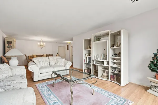 5501 LINCOLN AVE 206