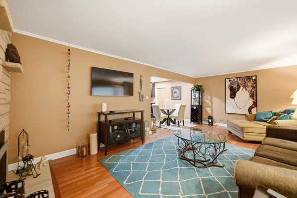 237 W JACKSON ST