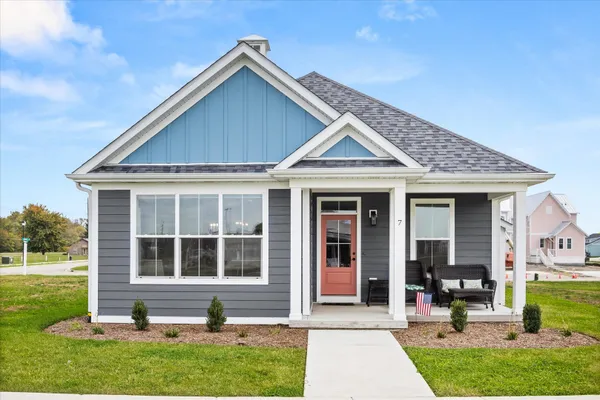 7 JUNIPER LN