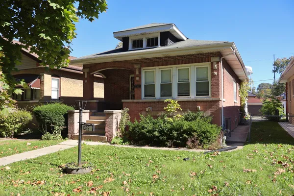 1025 ORCHARD AVE