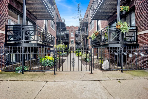1133 W GRACE ST G