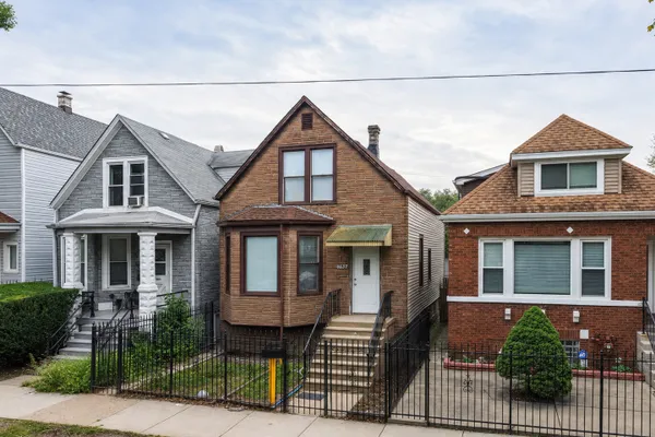 4637 W MCLEAN AVE