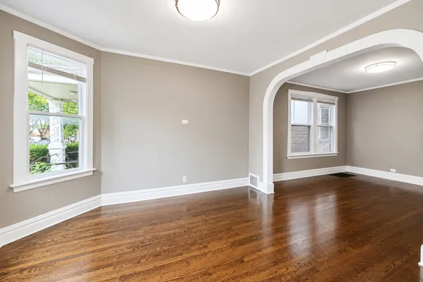 4637 W MCLEAN AVE