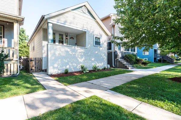 1420 MARENGO AVE