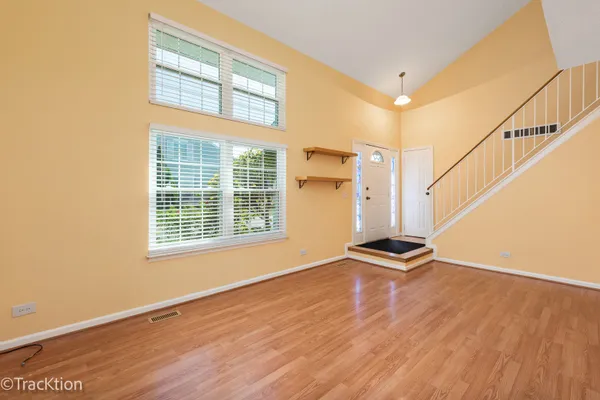 653 PONTIAC LN