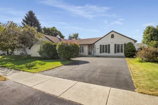 441 MAPLE AVE