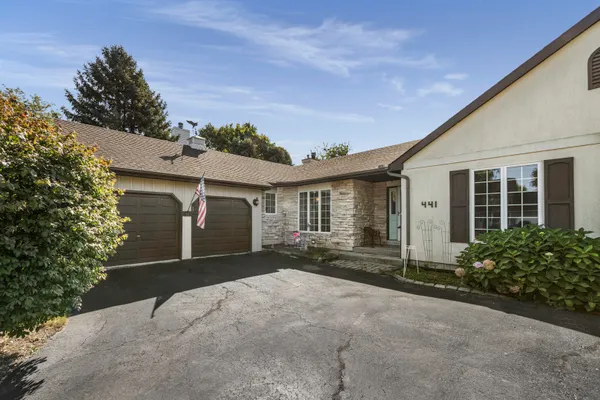 441 MAPLE AVE