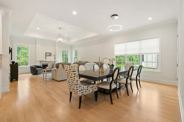 1945 AMBERLEY CT