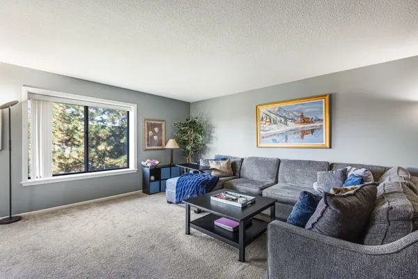 1265 N STERLING AVE 206
