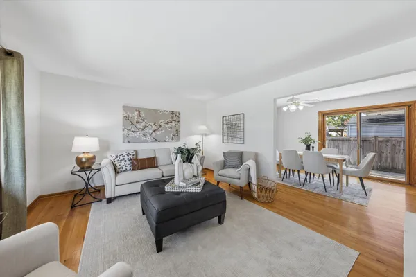 303 E BUTTERFIELD RD
