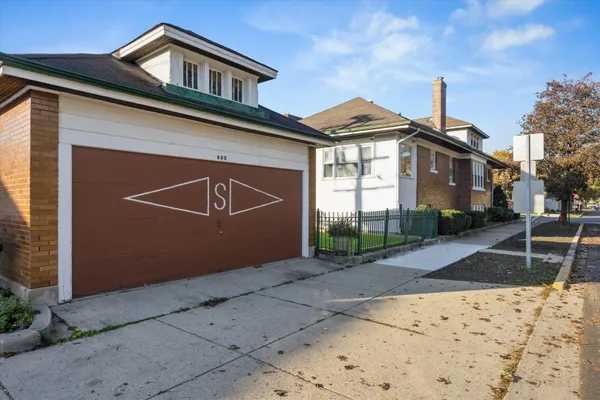 600 CIRCLE AVE