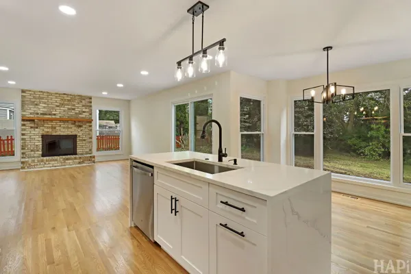 275 FARMHILL DR