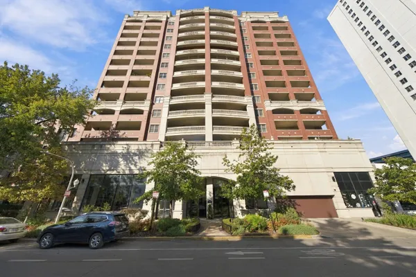 828 W GRACE ST 1206