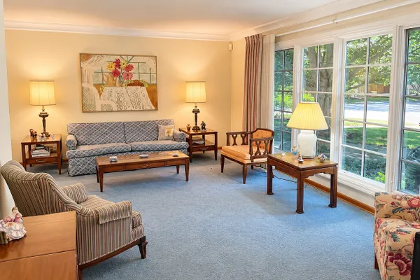 3 ALEXANDRIA DR