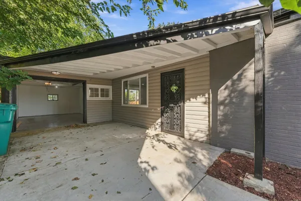 236 N FOREST AVE