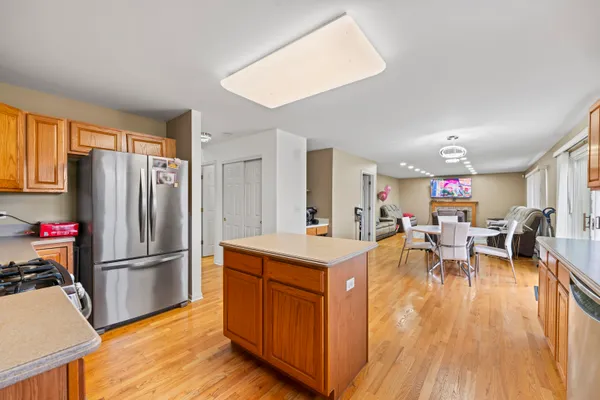 1381 CALLEN LN