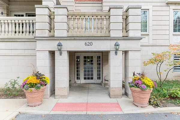 620 HOMEWOOD AVE 407
