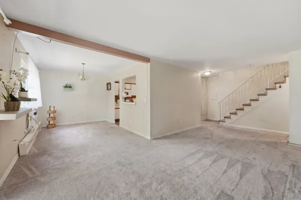 6 E LILLIAN AVE 2B