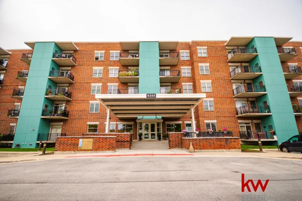 9355 IRVING PARK RD 421