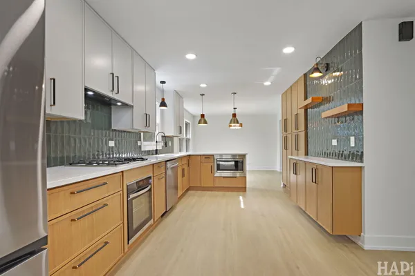 315 ALEXANDRIA DR