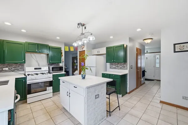 1565 BAYTREE DR