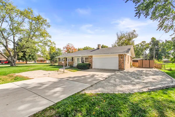 302 PLEASURE DR