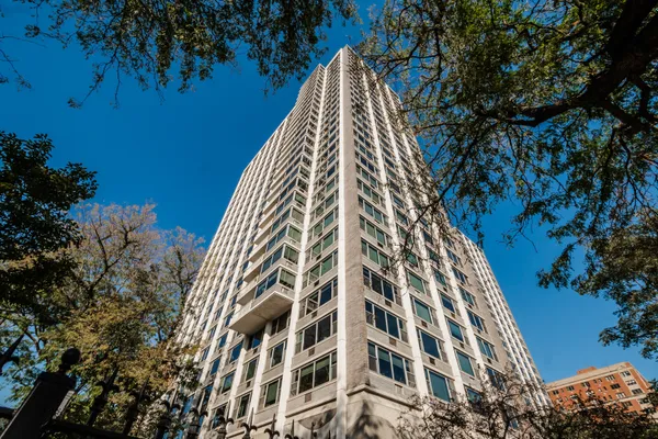 4250 N MARINE DR 1412