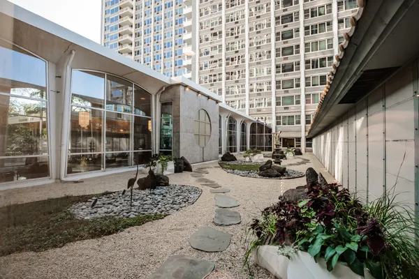 4250 N MARINE DR 1412