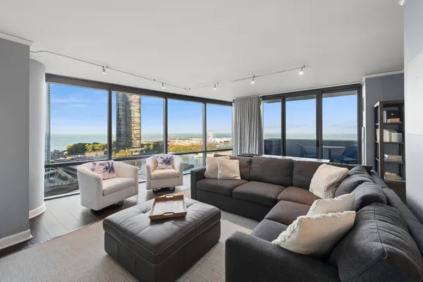 450 E WATERSIDE DR 1302