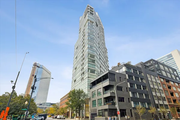 510 W ERIE ST 1303