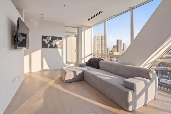 510 W ERIE ST 1303