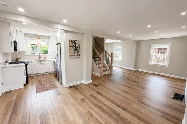4216 ELM ST