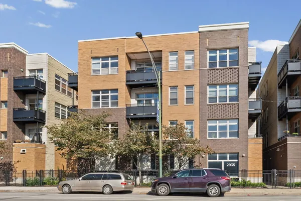2935 N CLYBOURN AVE 405