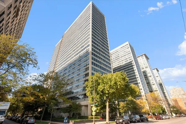 3550 N LAKE SHORE DR 1016