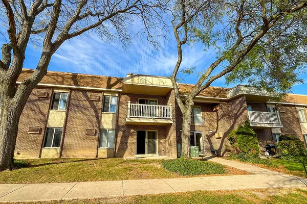 432 N WILKE RD 106
